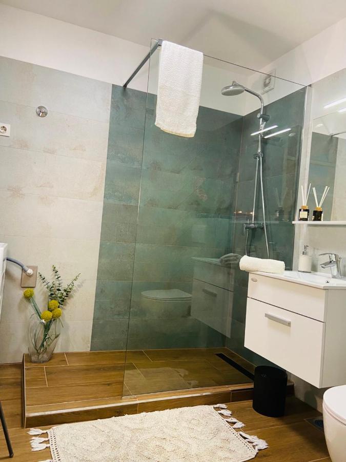 Sunny apartment in Rijeka Bagian luar foto