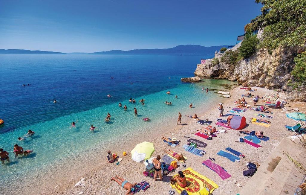 Sunny apartment in Rijeka Bagian luar foto