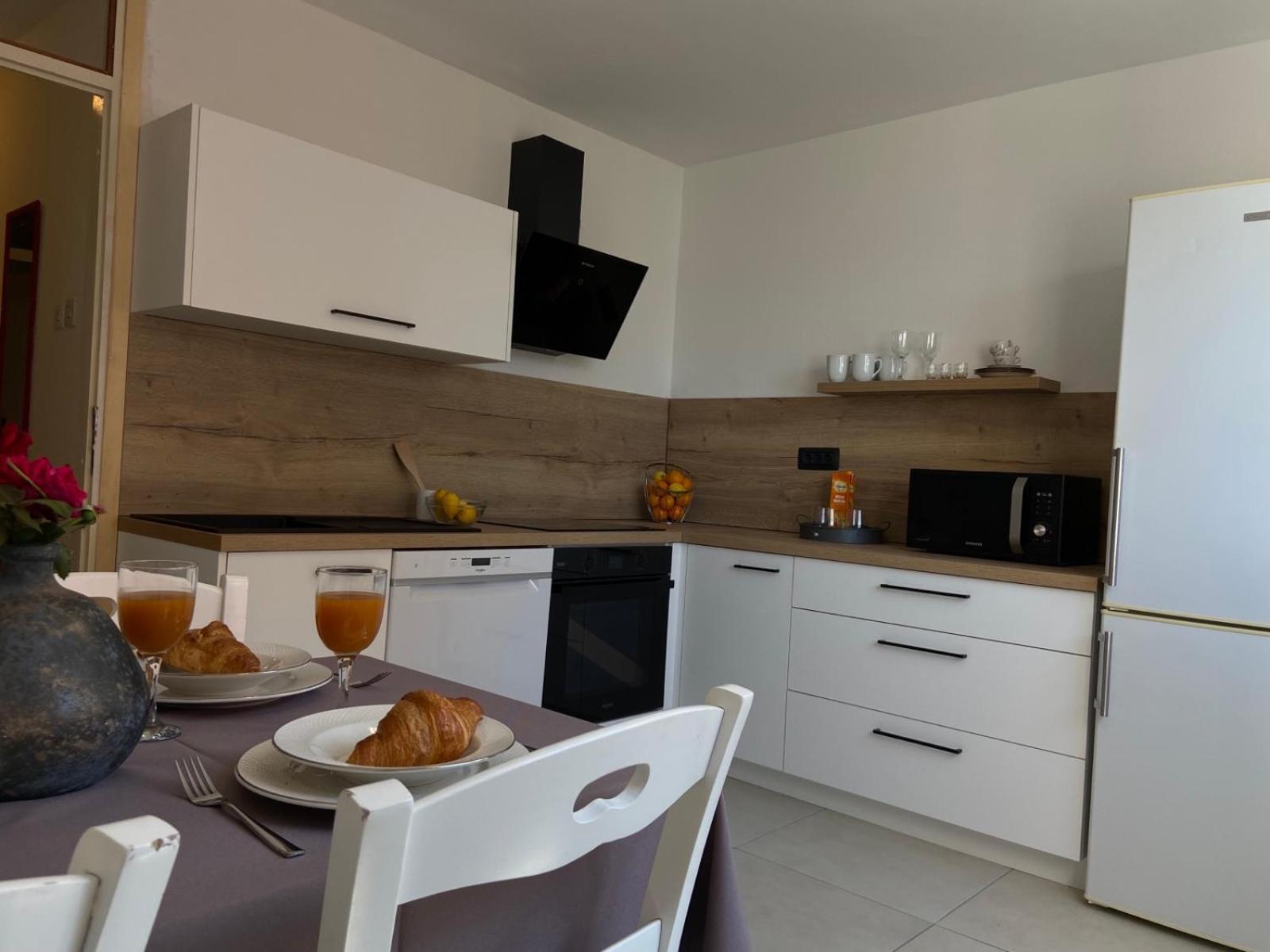 Sunny apartment in Rijeka Bagian luar foto